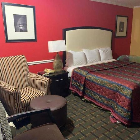Stay Express Inn & Suites Demopolis Экстерьер фото